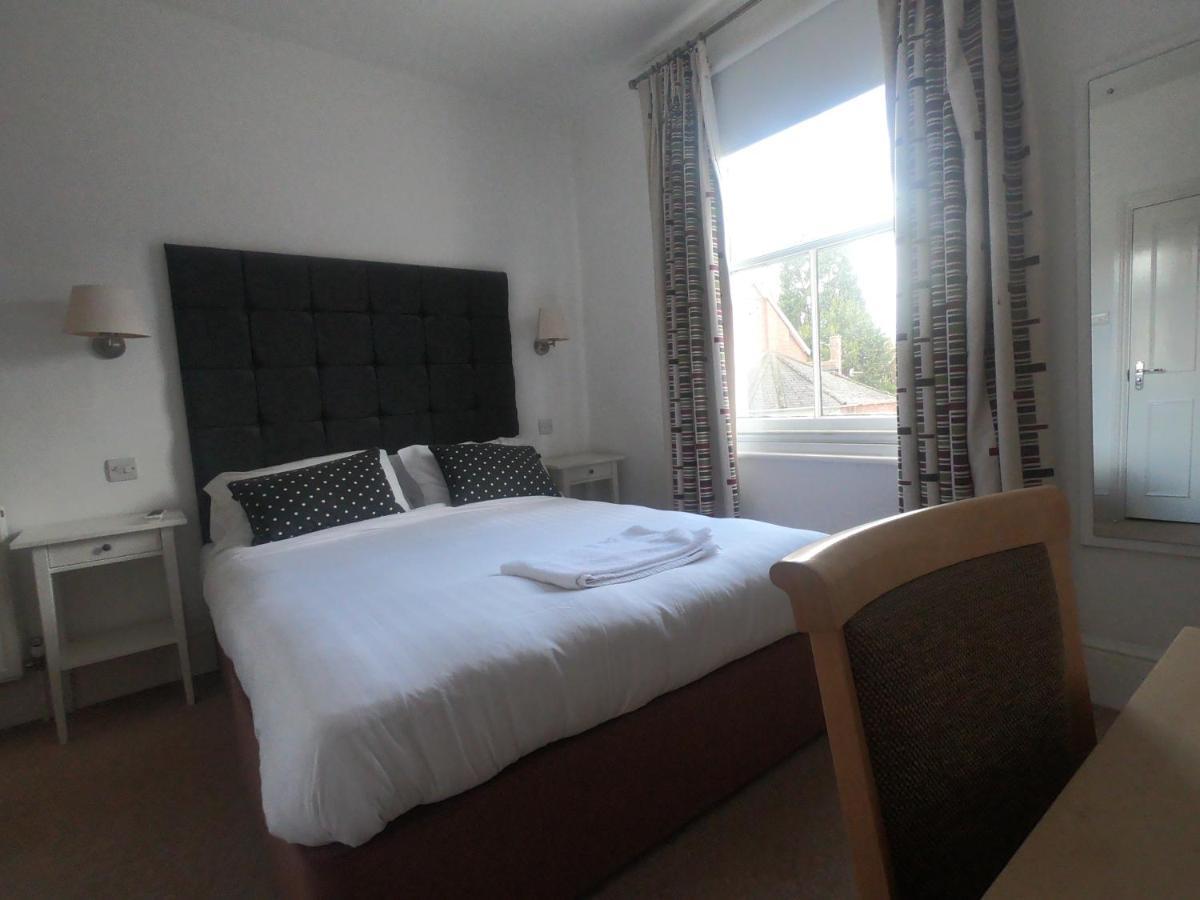 Hotel The George Henfield Exterior foto